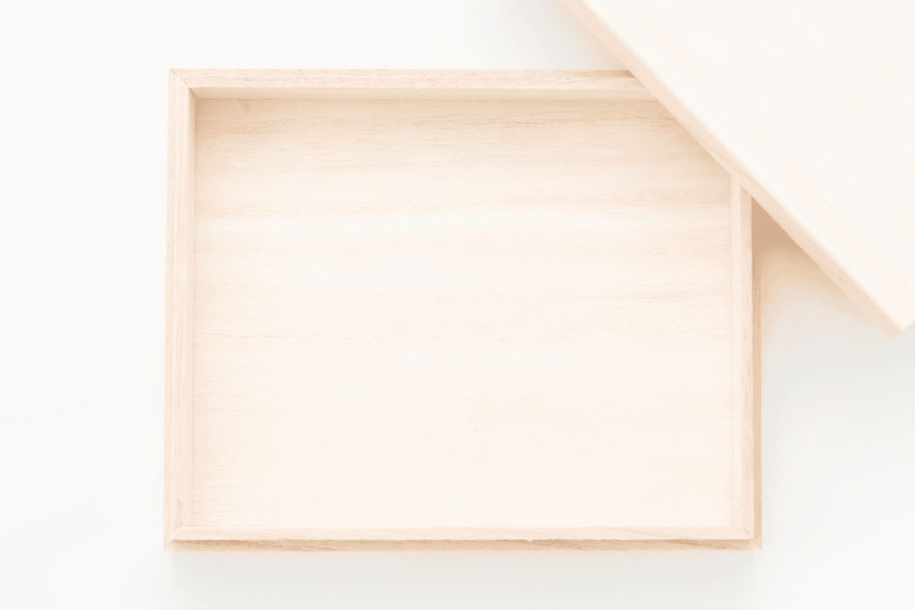 白木を生かした木箱